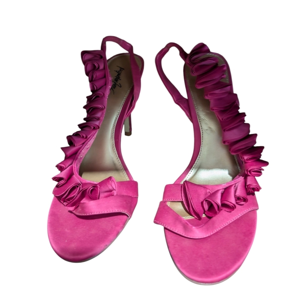 Jacqueline Ferrar Women's Strappy Ruffle Open Toe Slingback Shoes - Picture 15 of 16